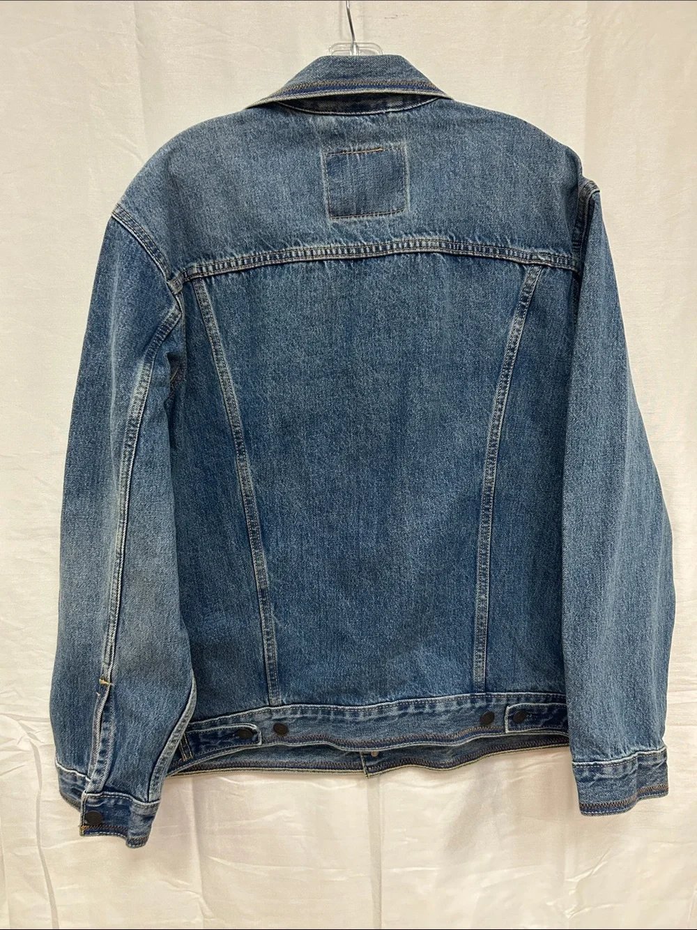 Levi's Blue Relaxed Trucker Jacket NWT Size: Medium